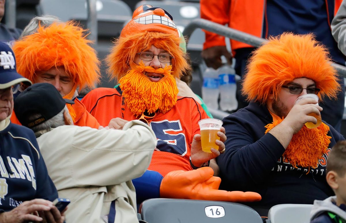 Syracuse-Orange-fans.jpg