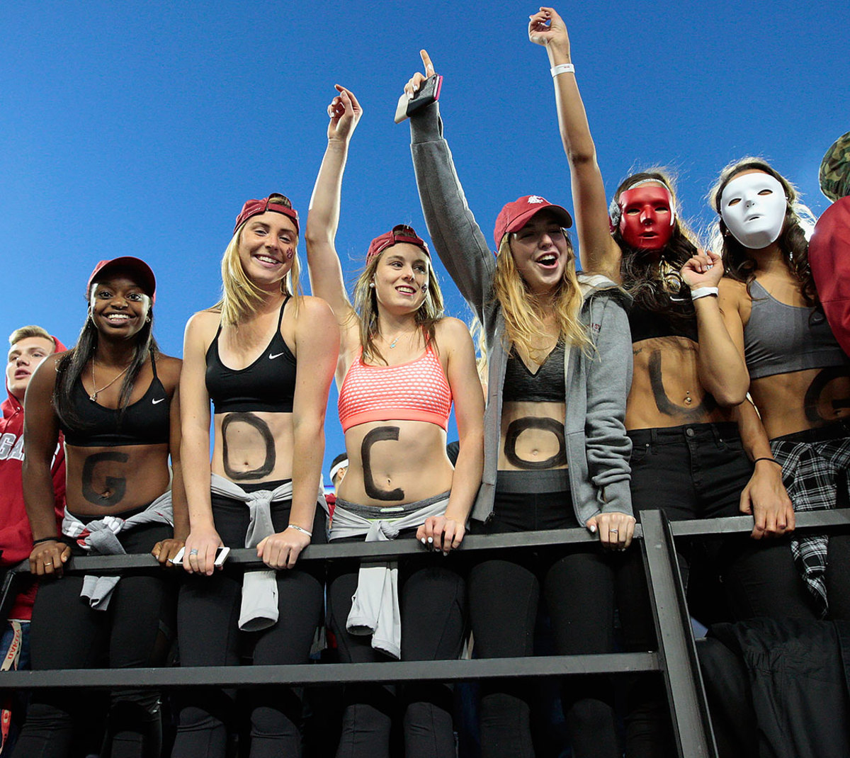 Washington-State-Cougars-fans-611929580.jpg