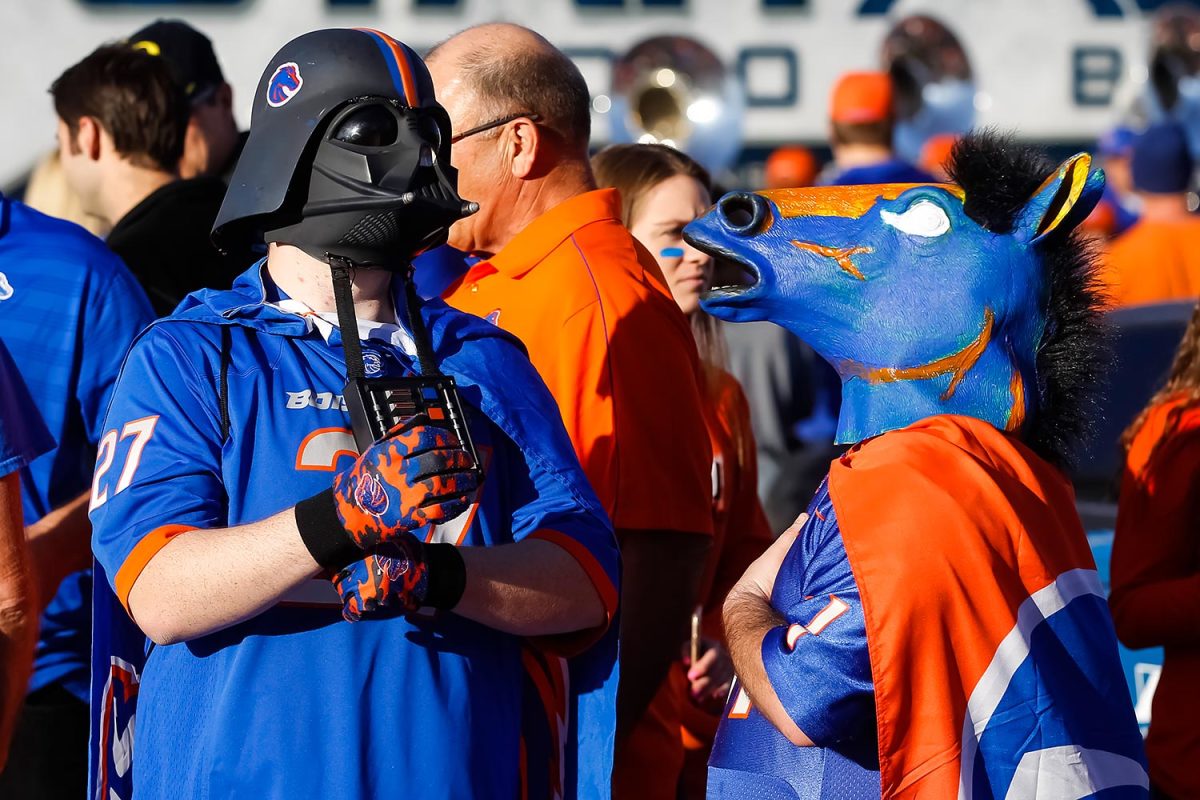 Boise-State-Broncos-fans-5c47ca5b016d4f0e970e30ae4fa38f33-0.jpg