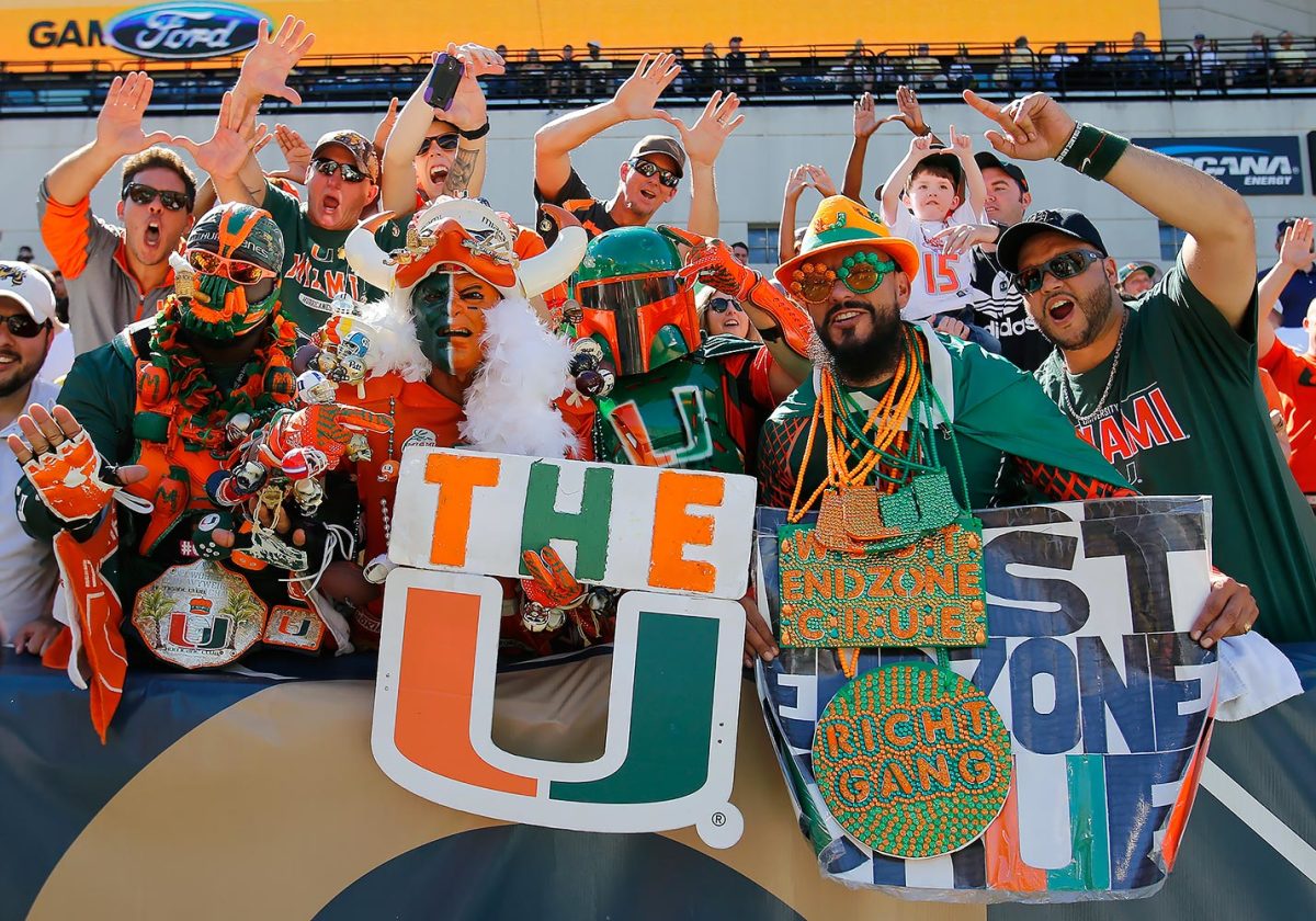 Miami-Hurricanes-fans.jpg