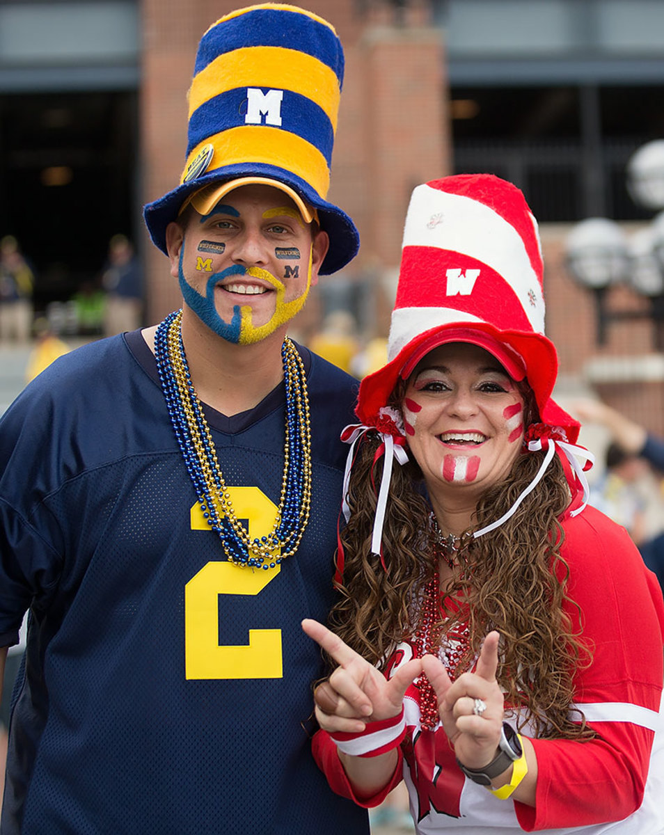 Michigan-Wolverines-Wisconsin-Badgers-fans.jpg