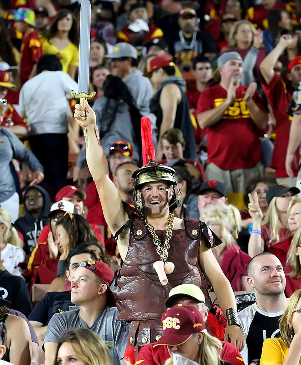 USC-Trojans-fans-USC_Superfans-WYP_1312.jpg