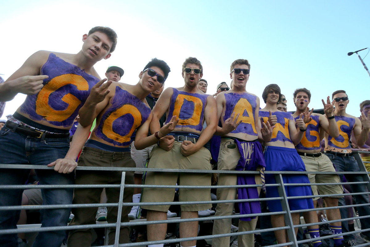 Washington-Huskies-fans-56009302016002_Stanford_at_Washington.jpg