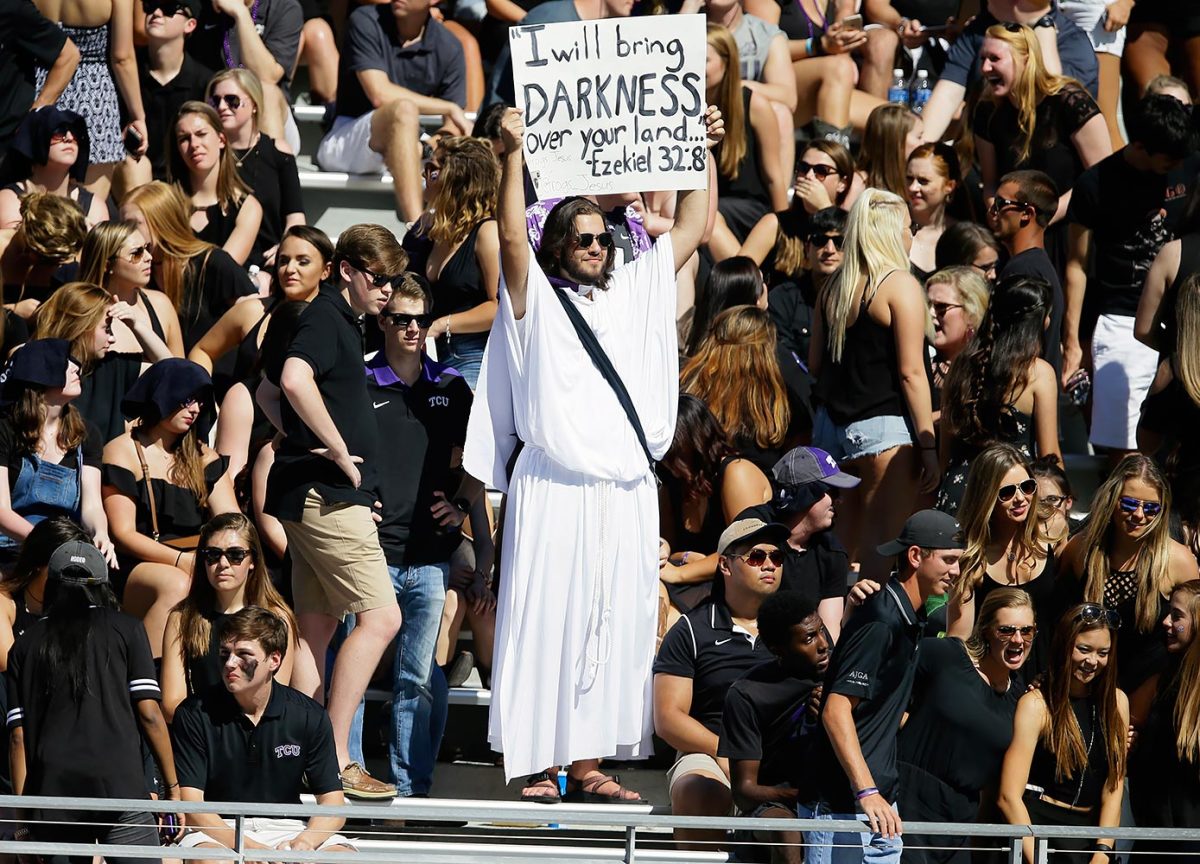 TCU-Horned-Frogs-fans-ad05b605486d4358bd7faf82de0e9fe6-0.jpg