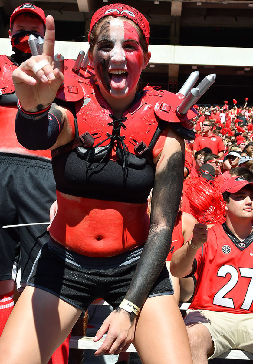 Georgia-Bulldogs-fans-ccr161001012_Tennessee_at_Georgia.jpg