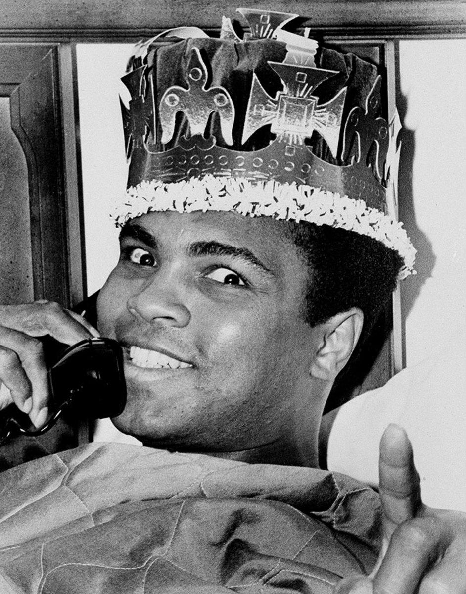 1971-0306-Muhammad-Ali-crown.jpg