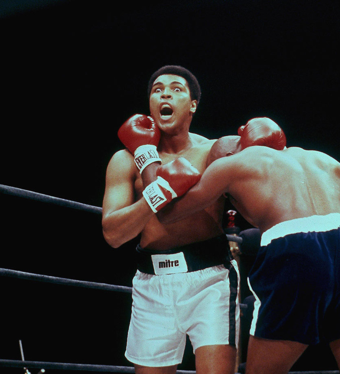 1977-Muhammad-Ali-Earnie-Shavers-017045690.jpg