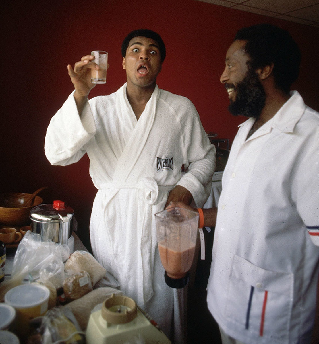 1976-Muhammad-Ali-Dick-Gregory-001299297.jpg