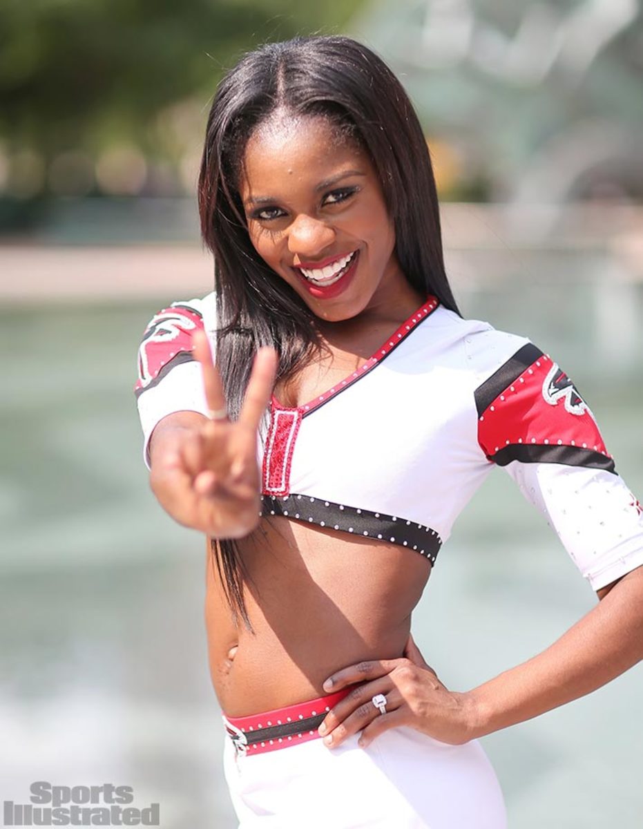 Cheerleader of the Week: Jasmine - Sports Illustrated