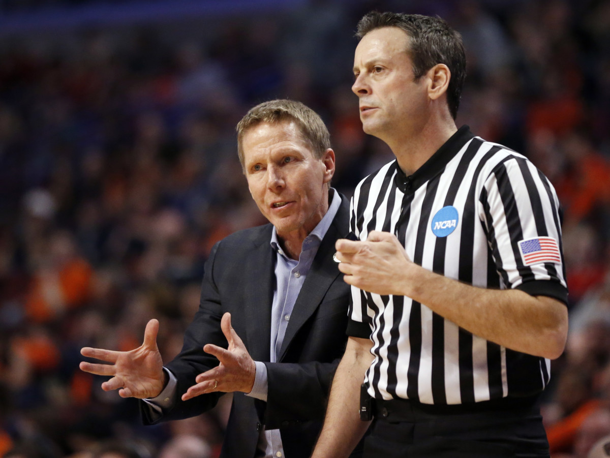 Mark few. Coach and referee difference. Bad coach with Player.