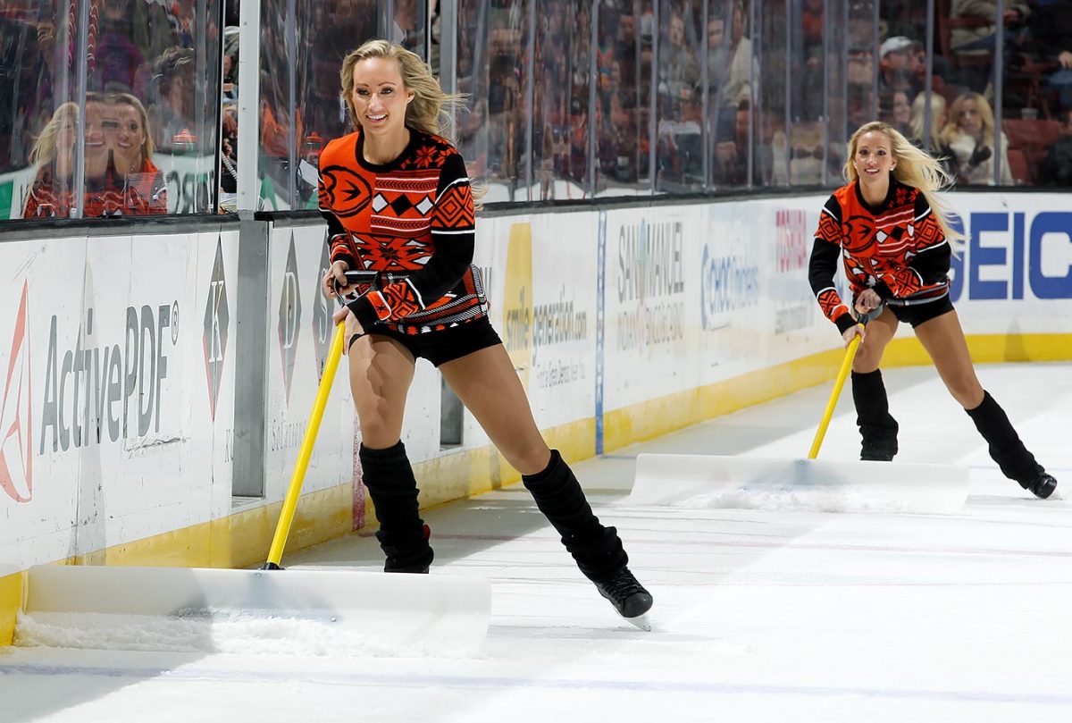 Anaheim-Ducks-Power-Players-Ice-Girls-GettyImages-501024254_master.jpg