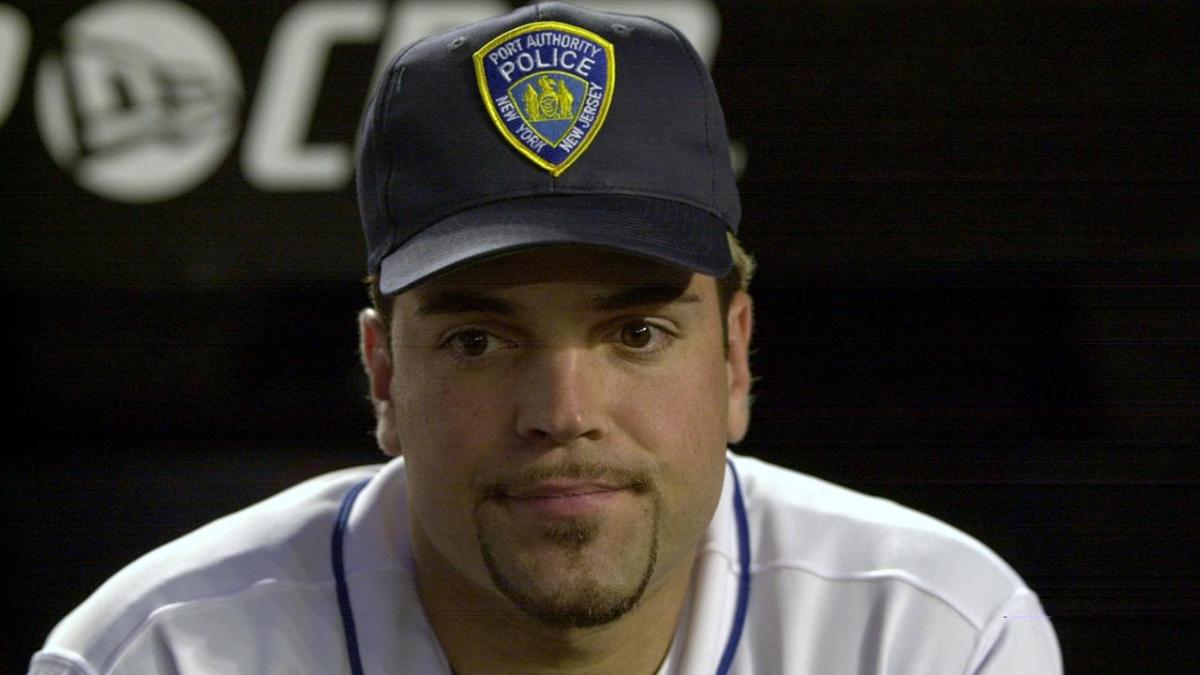 Mike Piazza upset over auction of jersey he wore after 9/11 - Sports  Illustrated