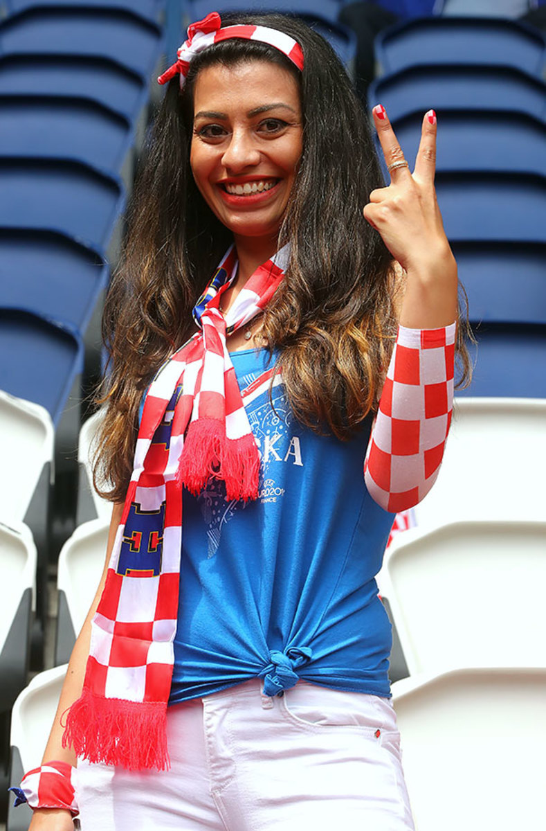 Croatia-female-fan-GettyImages-539530590_master.jpg