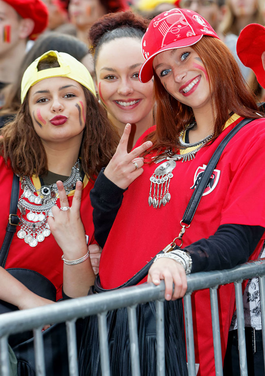 Belgium-female-fans-GettyImages-539921546_master.jpg