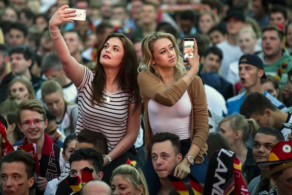 Germany-female-fans-GettyImages-539631480_master.jpg