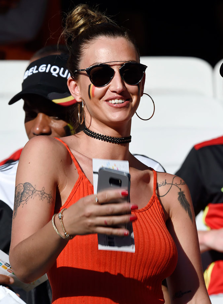 Belgium-female-fan-GettyImages-542141126.jpg