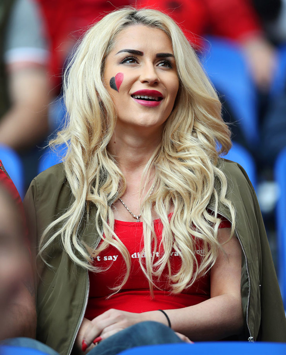 Albania-female-fan-GettyImages-541252092_master.jpg