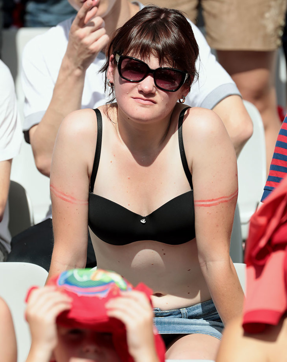 Austria-female-fan-GettyImages-542131056_master.jpg