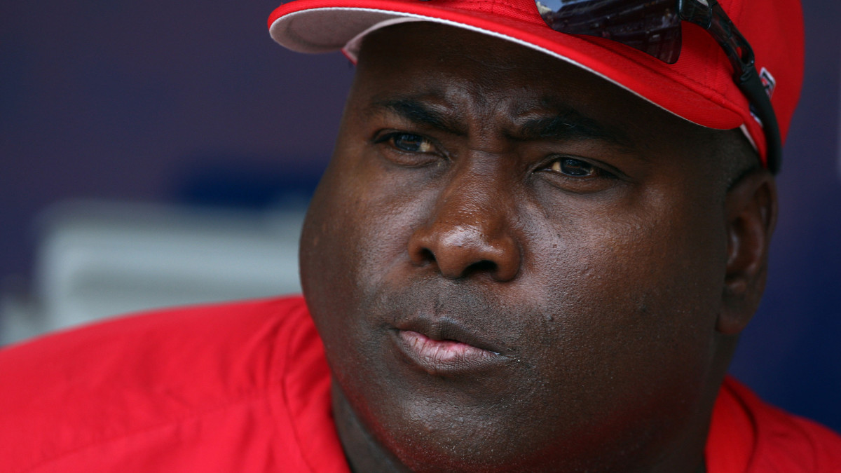 Tony Gwynn's family files wrongful death suit against tobacco industry -  ESPN