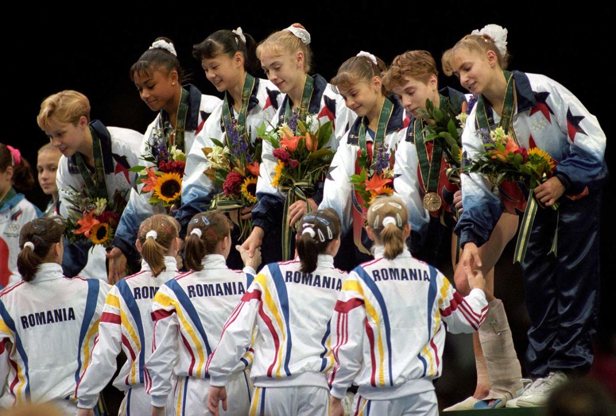 Amanda-Borden-Dominique-Dawes-Amy-Chow-Jaycie-Phelps-Dominique-Moceanu-Kerri-Strug-Shannon-Miller-080062154.jpg