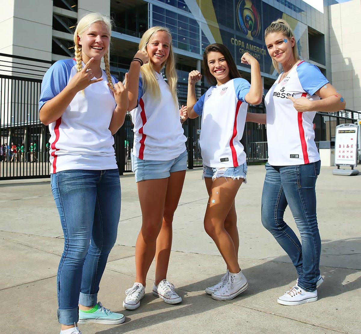 USA-female-fans-GettyImages-542018470_master.jpg