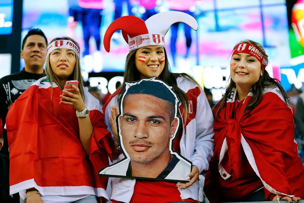 Peru-female-fans-482160612052_Brazil_v_Peru.jpg