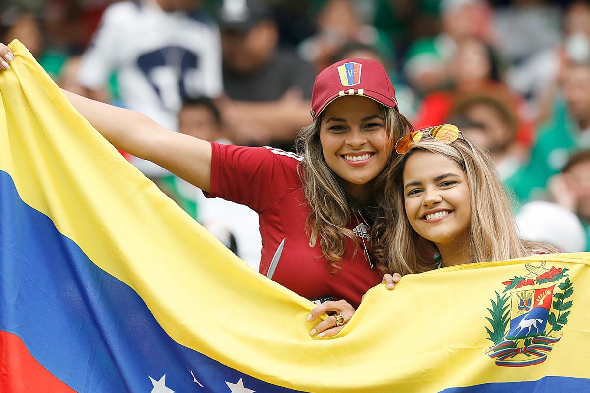 Venezuela-female-fans-GettyImages-539993716_master.jpg