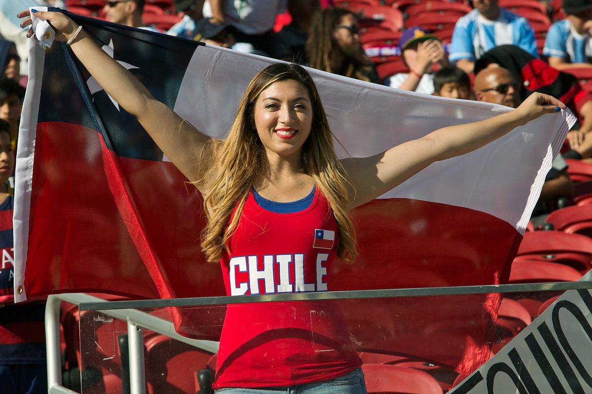 Chile-fan-GettyImages-538436172_master_0.jpg