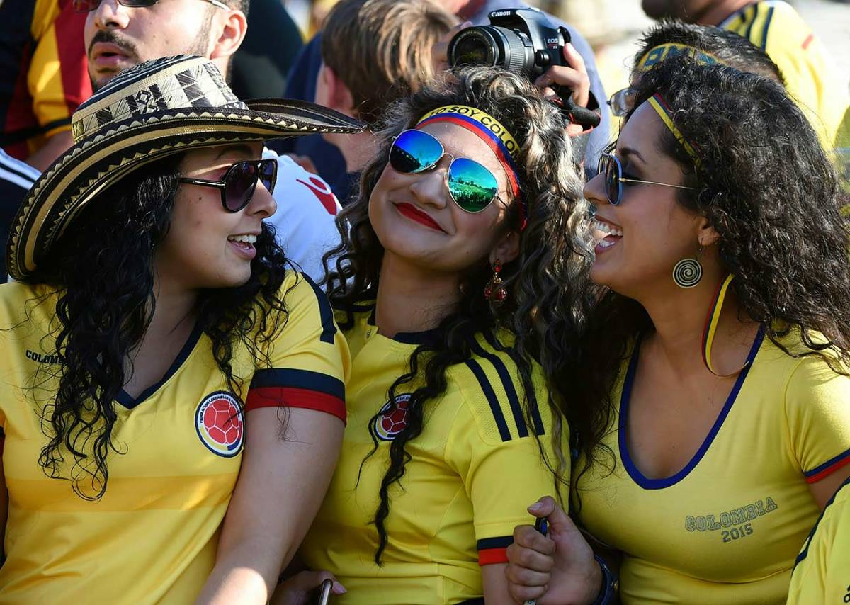 Colombia-female-fans-GettyImages-538709878_master.jpg