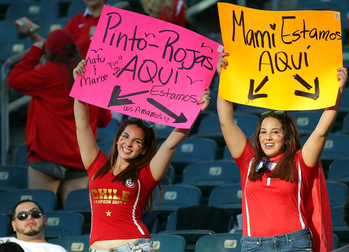 Chile-female-fans-GettyImages-540249058_master.jpg