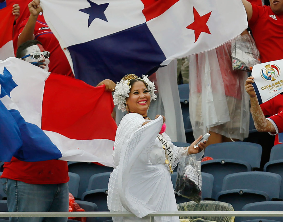 Panama-female-fan-GettyImages-538436962.jpg