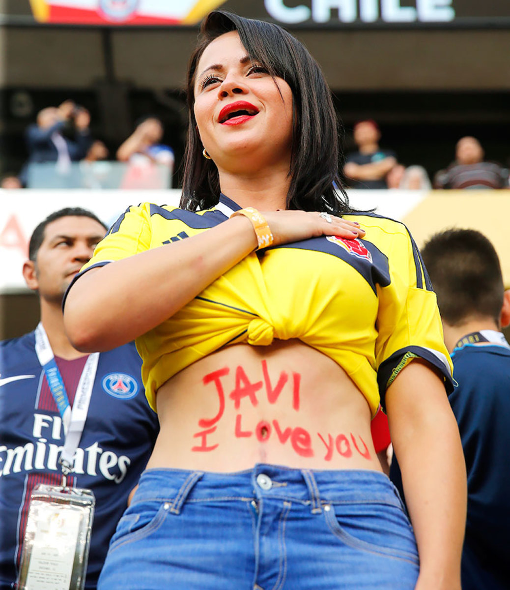 Colombia-female-fan-c1cbd64844e342ec8c2cdfc16d4857b3-0.jpg