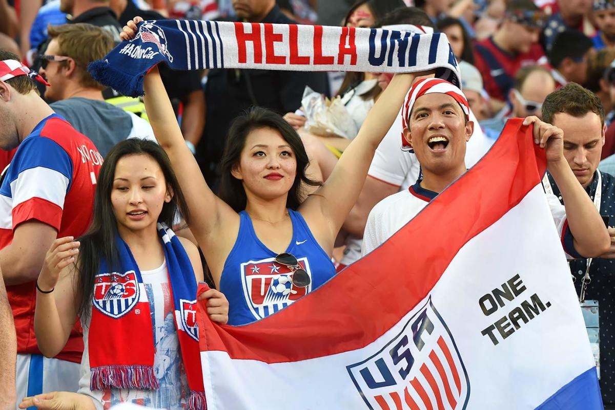 USA-fans-GettyImages-537963854_master_0.jpg