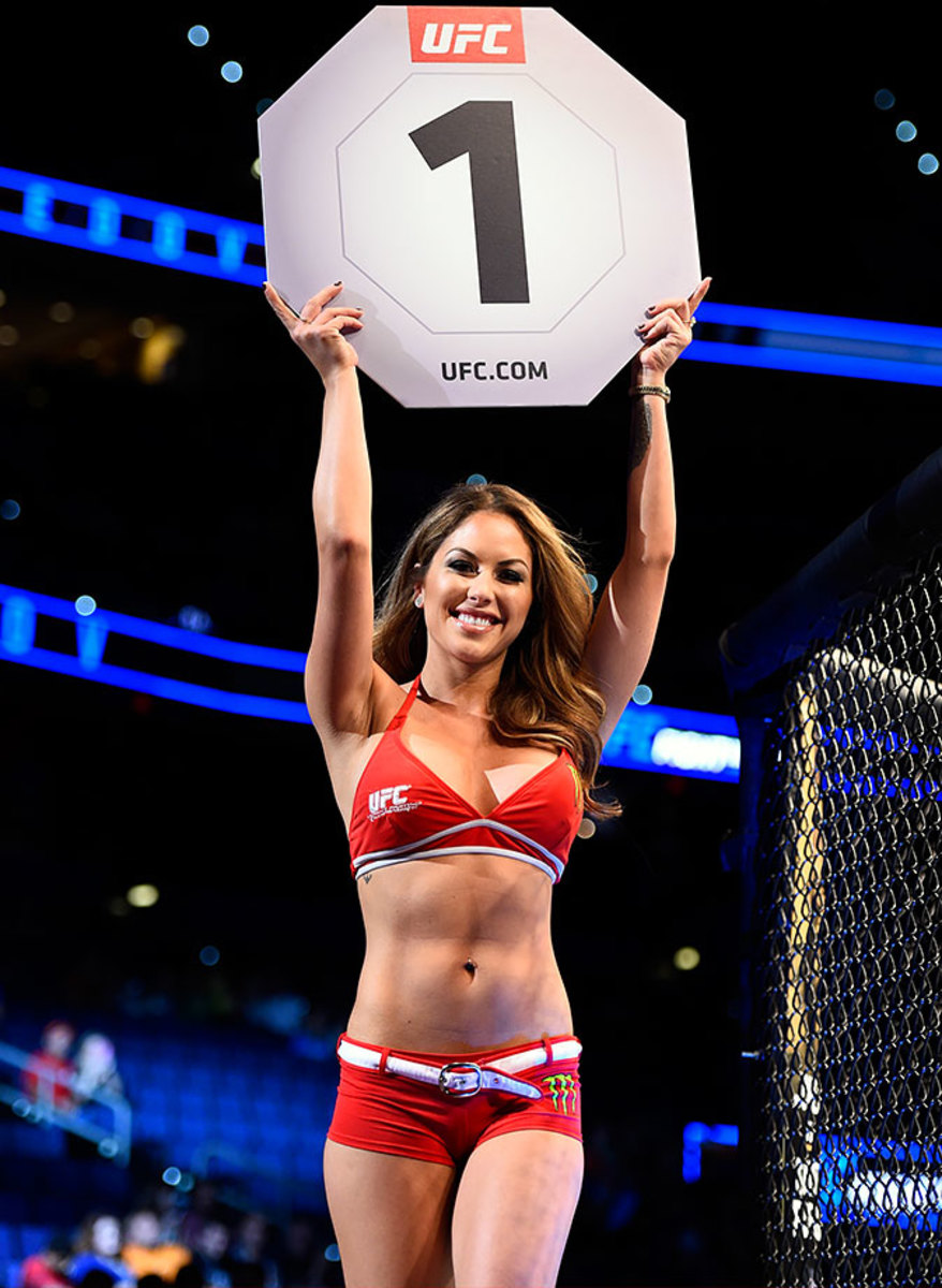 2016-UFC-Octagon-Girl-Brittney-Palmer-521591652.jpg