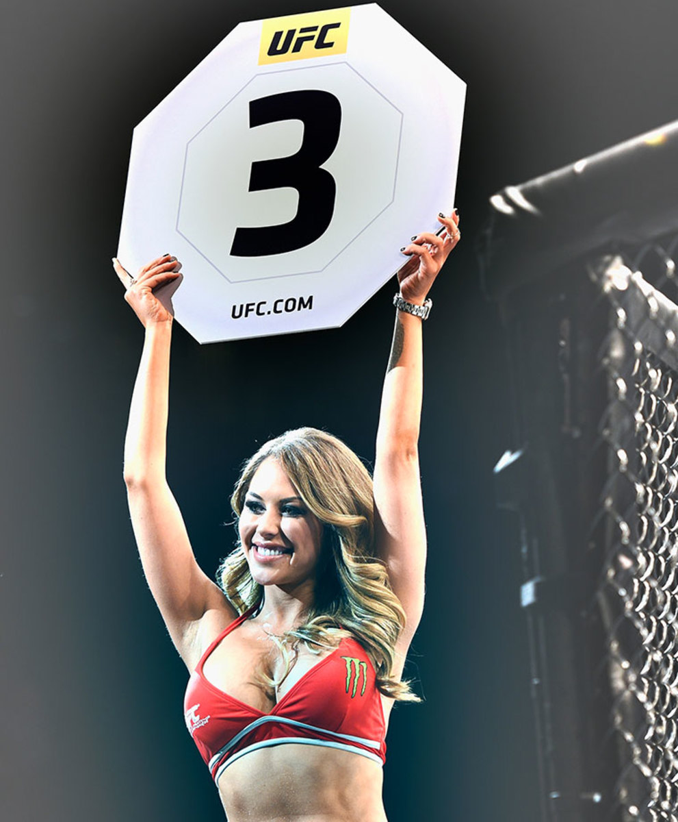 2016-UFC-Octagon-Girl-Brittney-Palmer-503207820.jpg