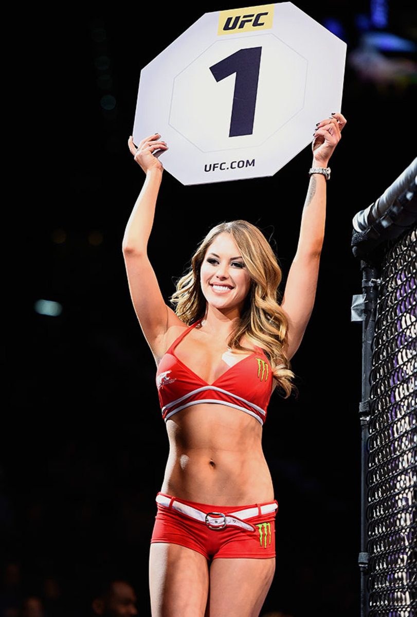 2016-UFC-Octagon-Girl-Brittney-Palmer-503204888.jpg