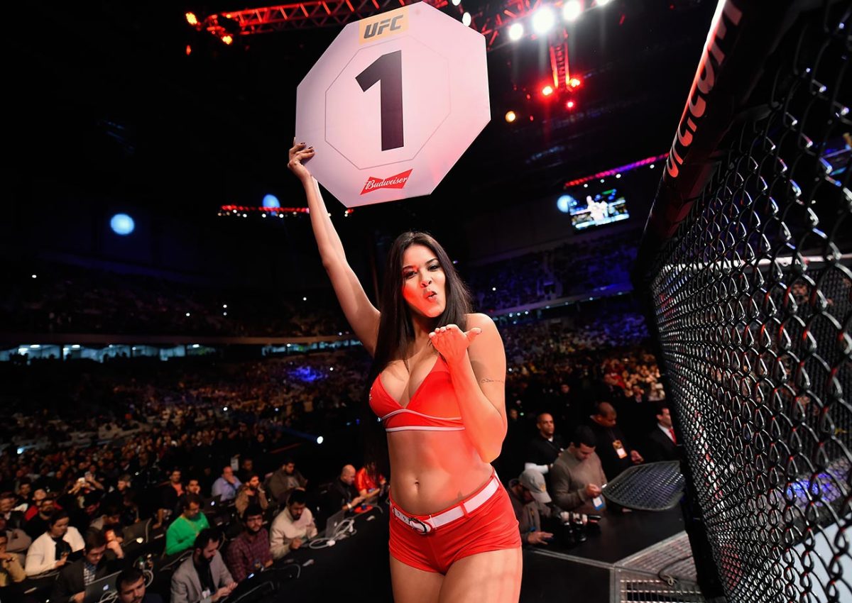 2016-UFC-Octagon-Girl-Camila-Oliveira-531432250.jpg