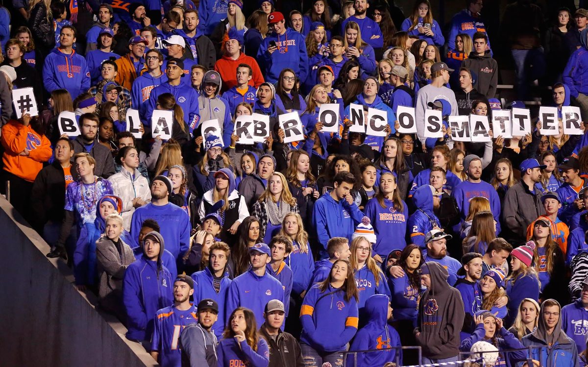 Boise-State-Broncos-fans-f6b49127c32a416d9f218c002918226f-0.jpg