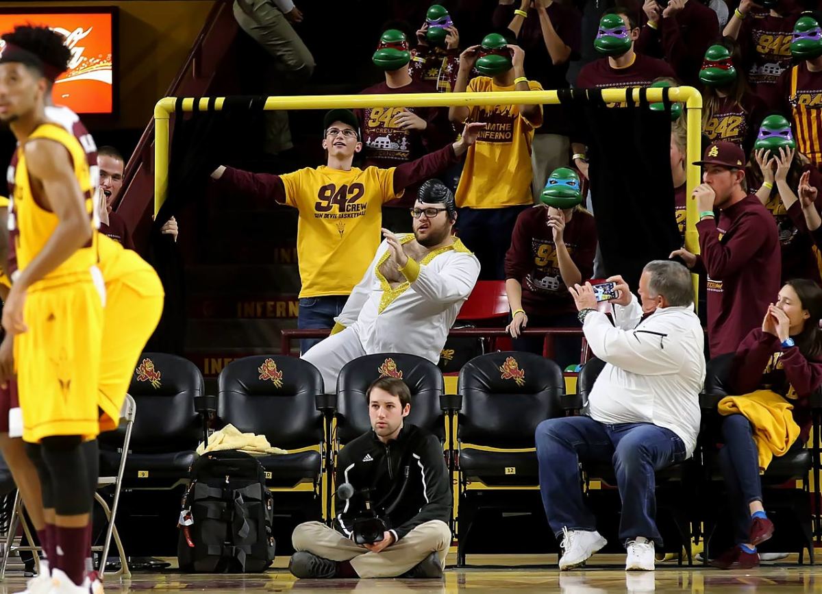 Arizona-State-fans-Curtain-of-Distraction-ZYP_2701.jpg