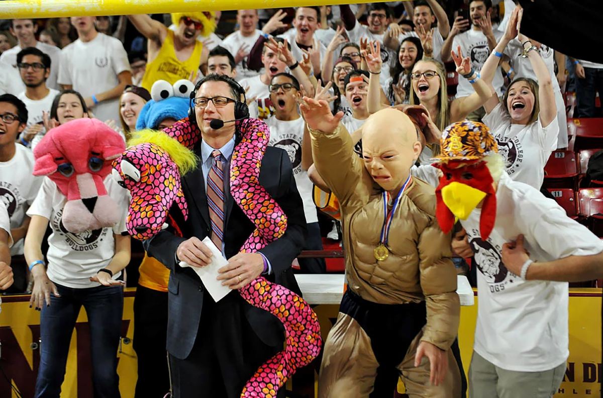 Arizona-State-fans-Curtain-of-Distraction-Paul_Yee-Yeung_Photography-PAY_7187.jpg