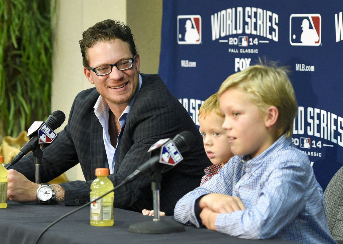 2014-1027-Jake-Peavy-sons.jpg