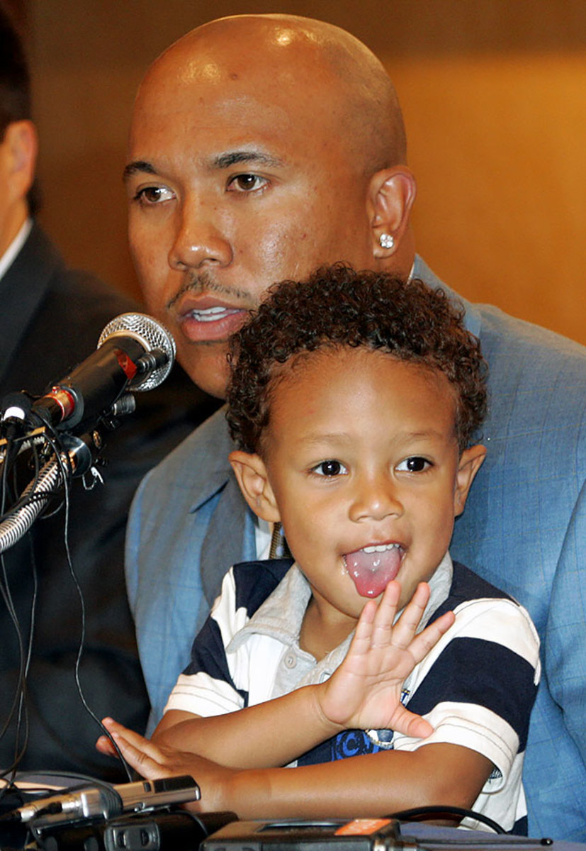 2006-0529-Hines-Ward-son-Jadon.jpg