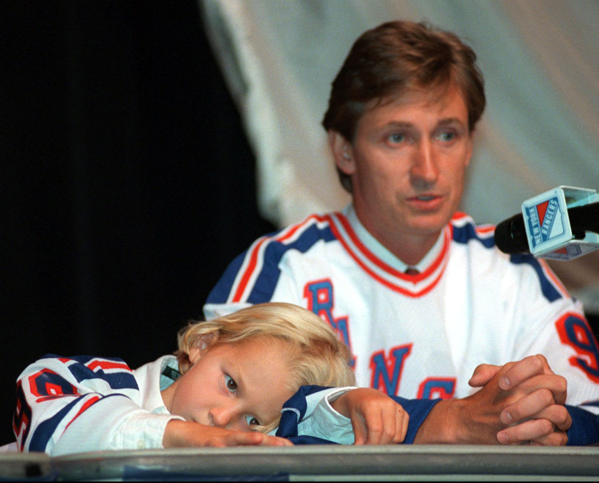 1996-0721-Wayne-Gretzky-son-Ty.jpg