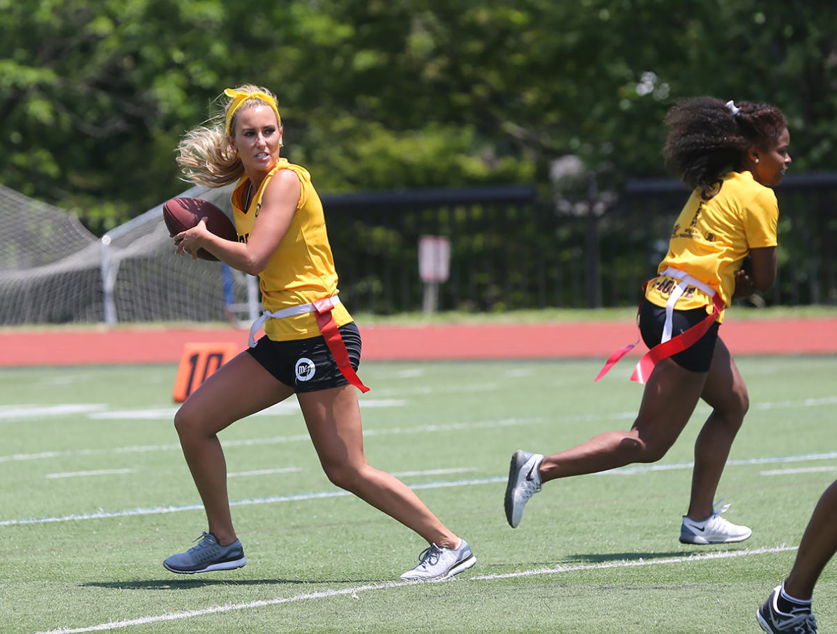 Washington-Redskins-cheerleaders-Burgundy-and-Gold-Game-BEA_2199A.jpg