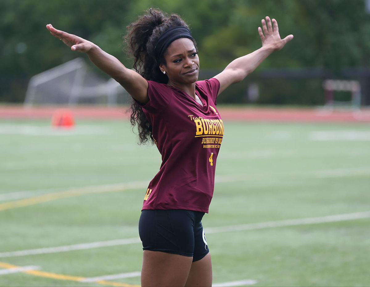 Washington Redskins Cheerleaders Burgundy and Gold Game - Sports