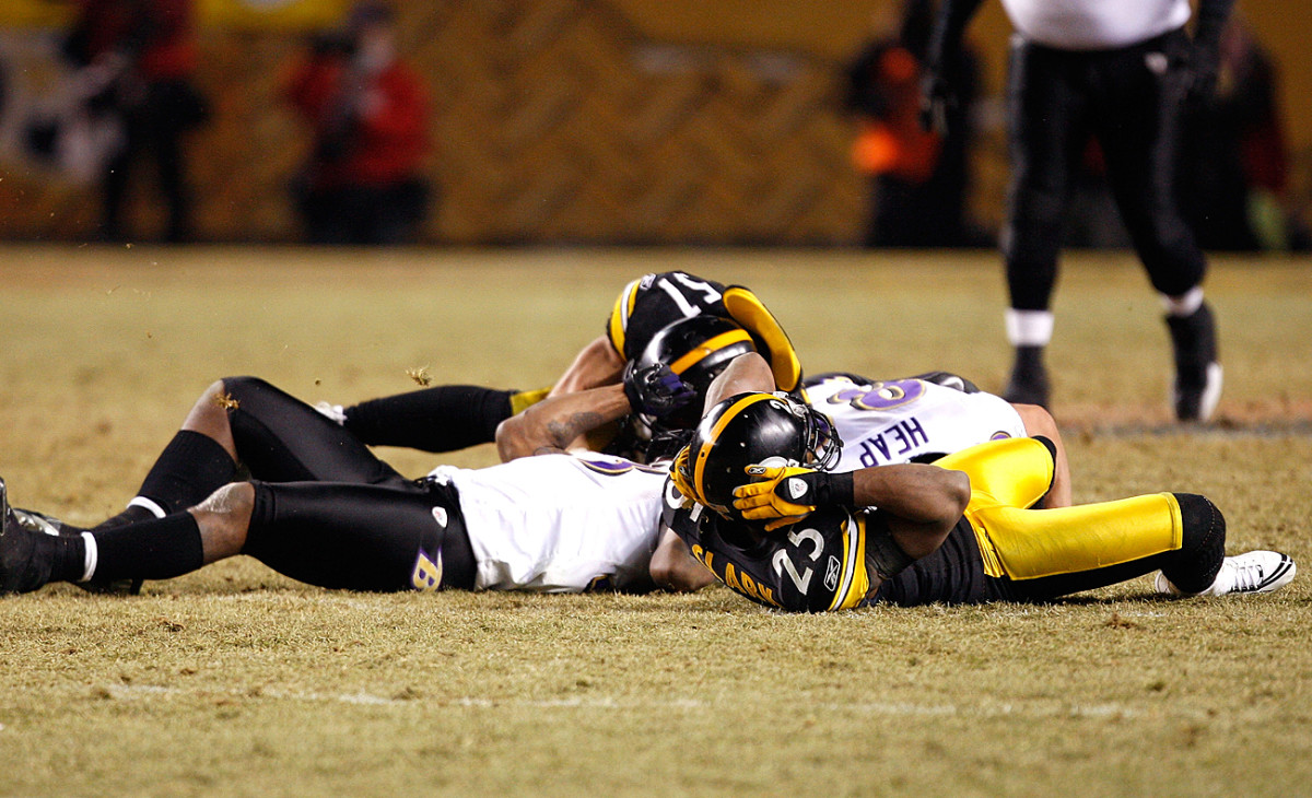 steelers-ravens-2009-01-ryan-clark-willis-mcgahee-aftermath-gi_0.jpg