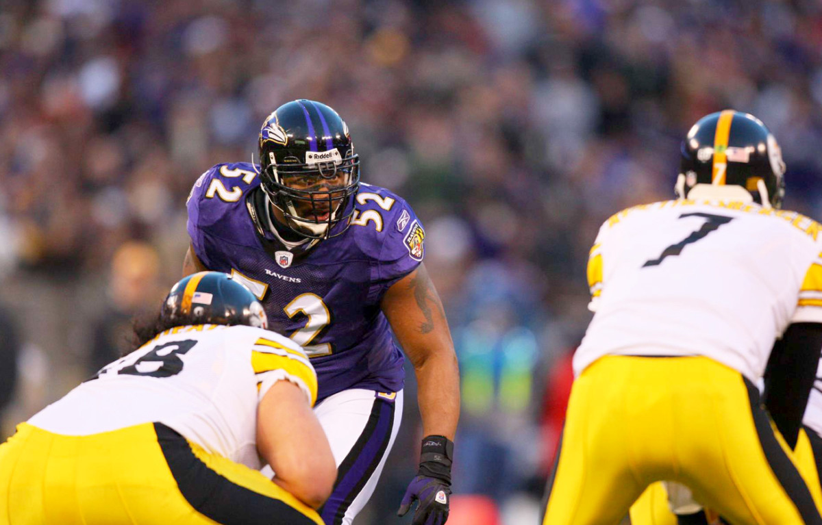 steelers-ravens-2008-12-ray-lewis-line_0.jpg