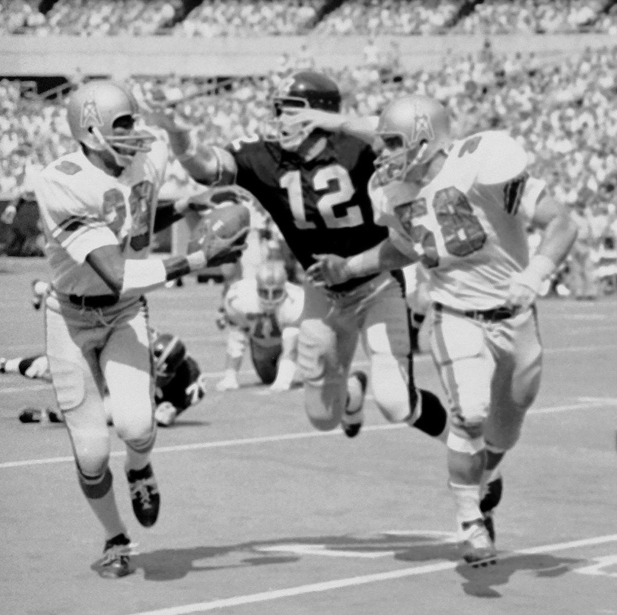 Steelers' Terry Bradshaw Threw Away His Career On His Last Pass In 1983 To  Win AFC Central