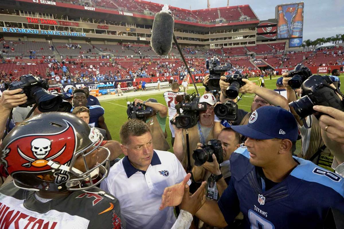 2015-0913-Jameis-Winston-Marcus-Mariota-first-games-X159929_TK1_2813.jpg