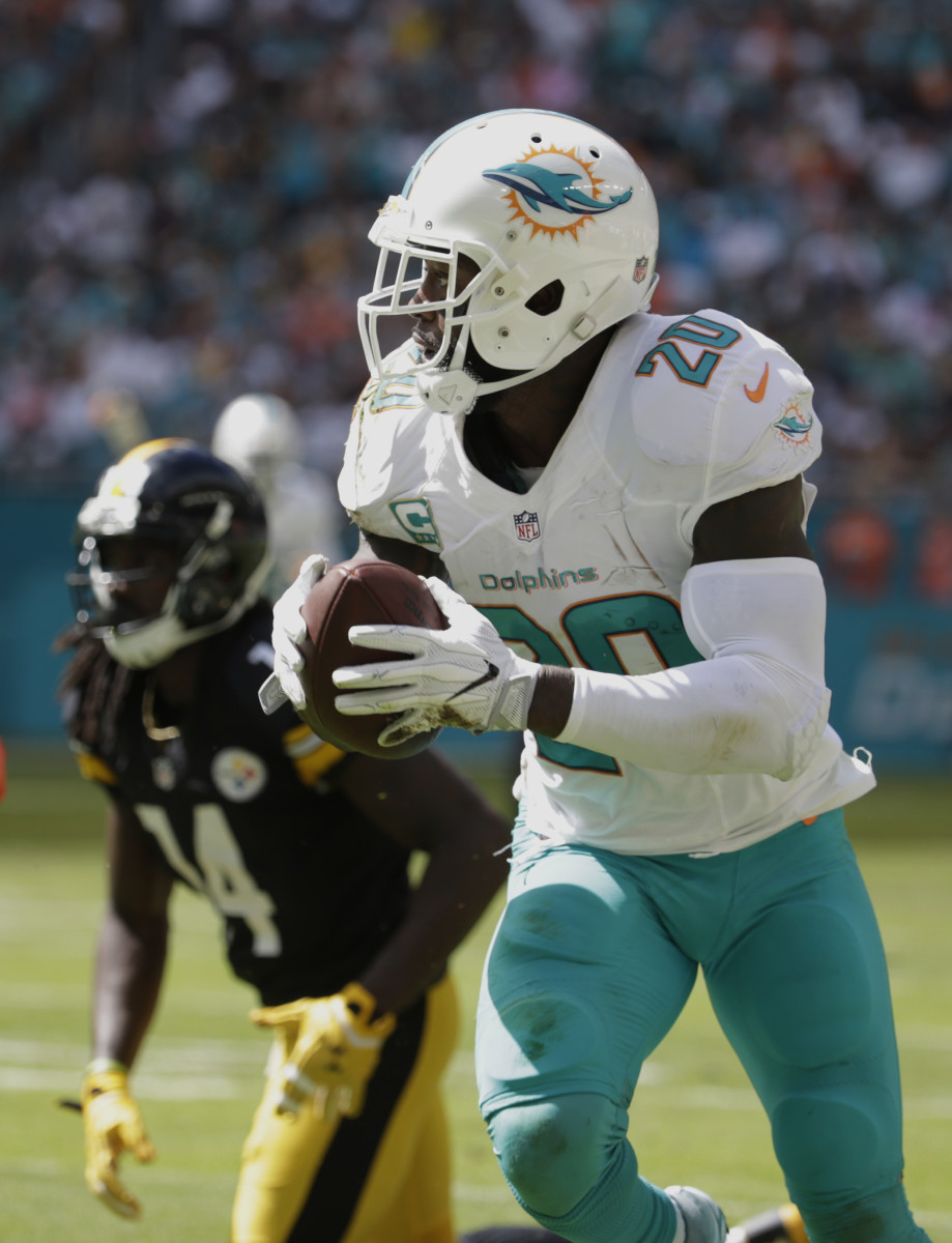 Dolphins Jones To Miss Rest Of Season With Shoulder Injury Sports